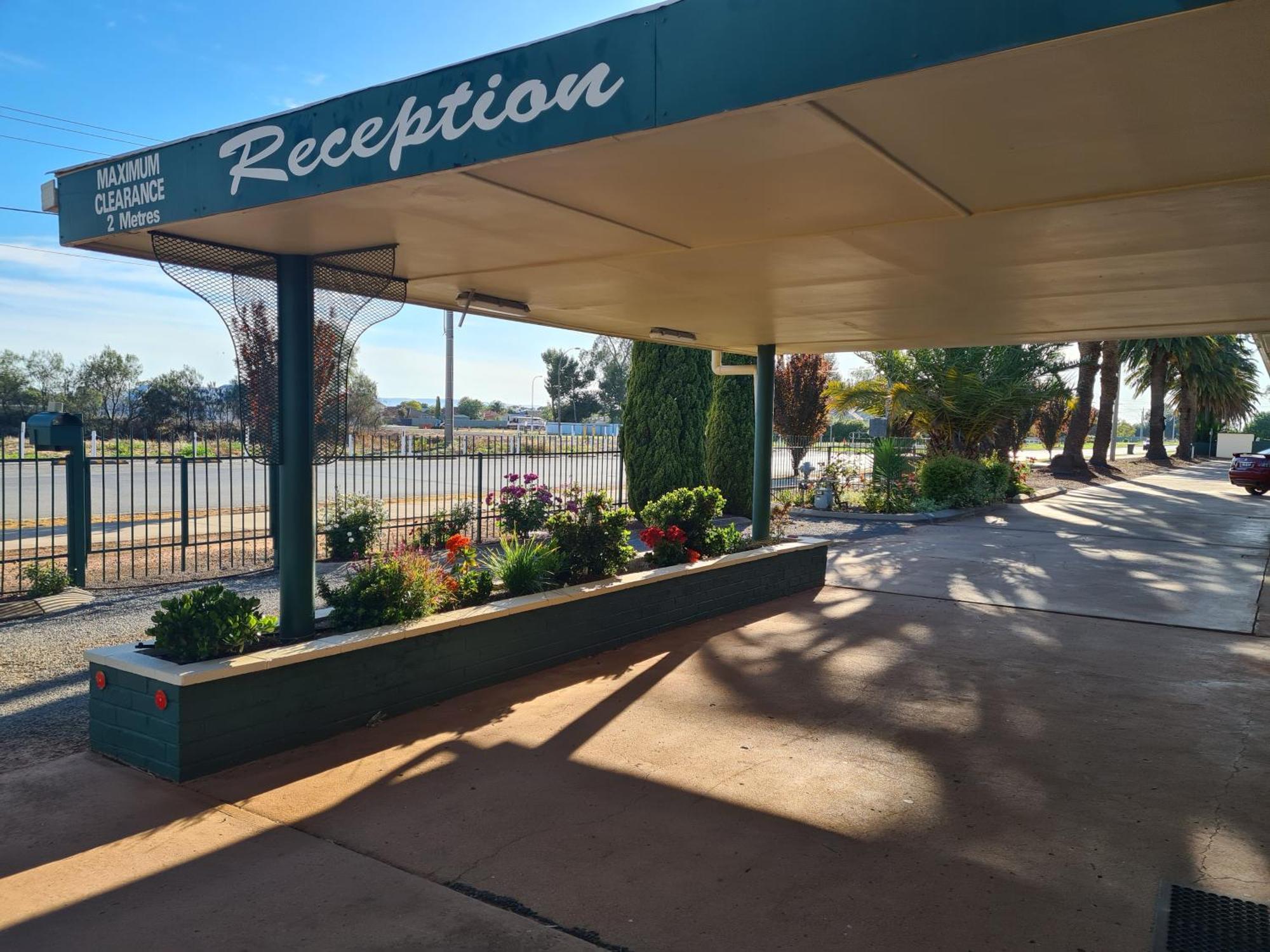 Motel Riverina Leeton Exterior photo